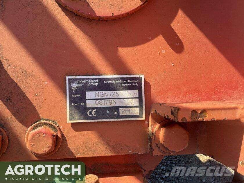 Kverneland NGM 251 Tractores