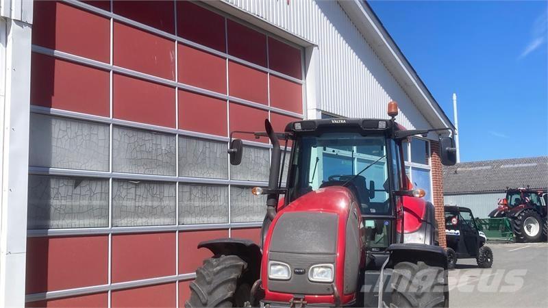 Valtra T130 Tractores