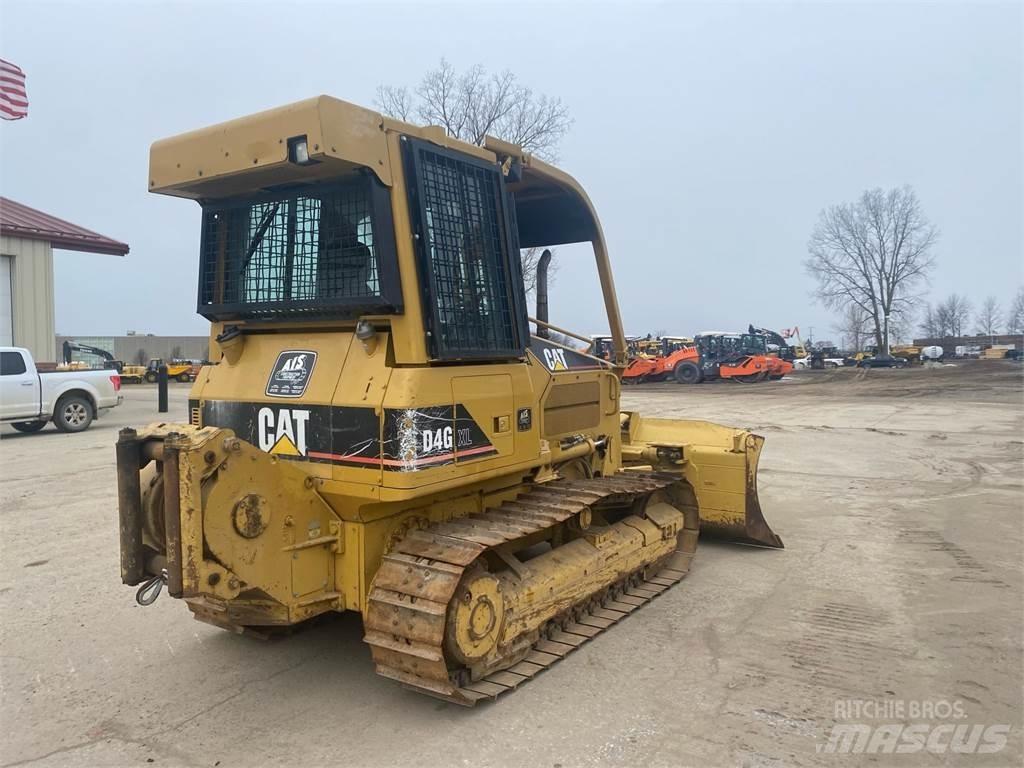 CAT D4G XL Buldozer sobre oruga