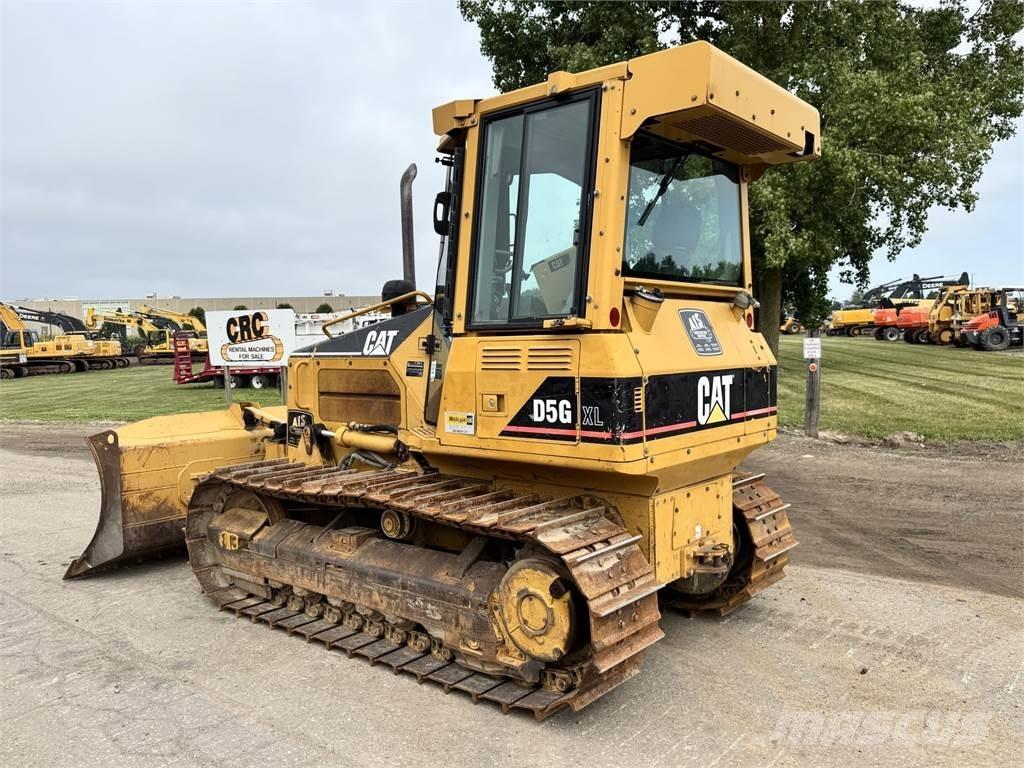 CAT D5G XL Buldozer sobre oruga