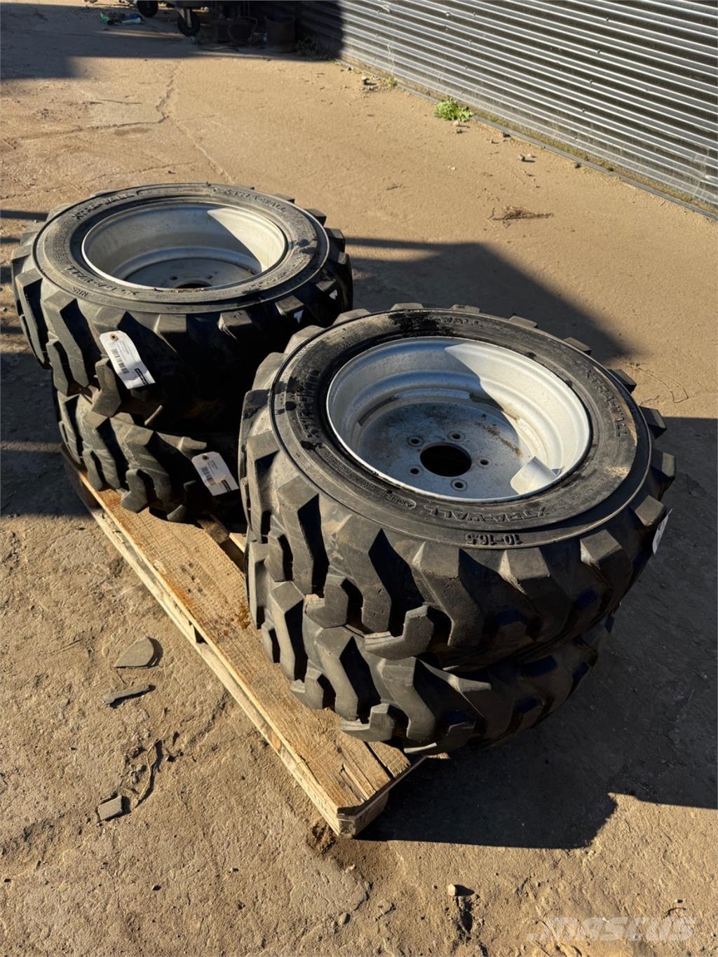  10-16.5 Neumáticos, ruedas y llantas