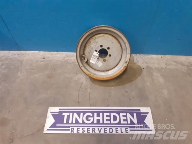  15 6LBx15 Neumáticos, ruedas y llantas