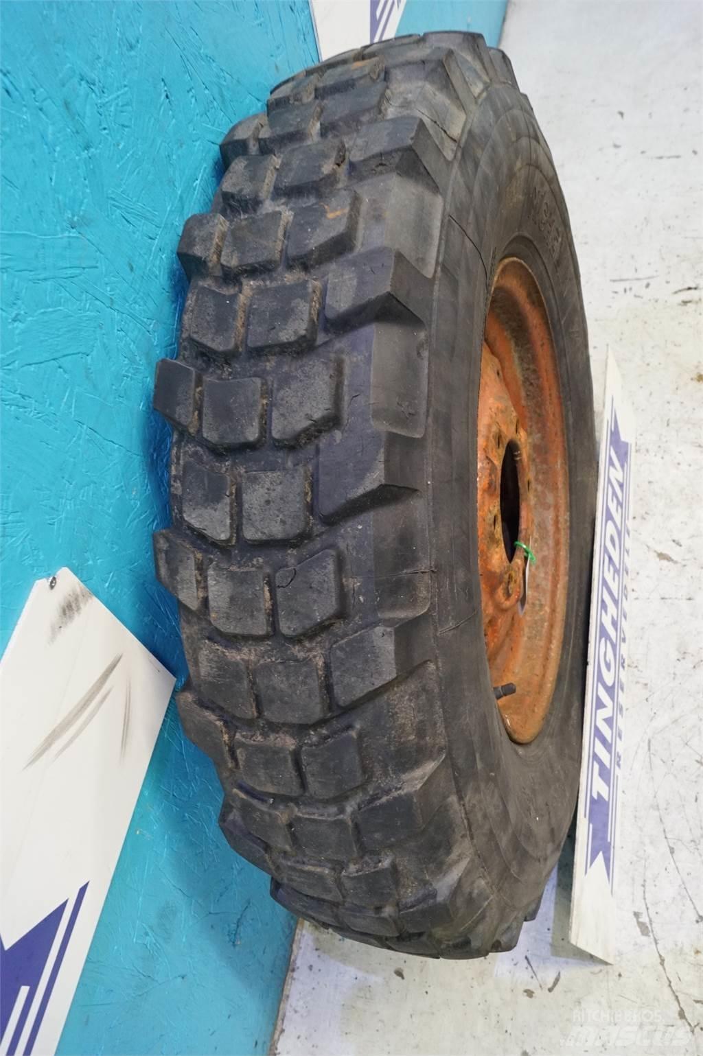  16 7.50R16 Neumáticos, ruedas y llantas