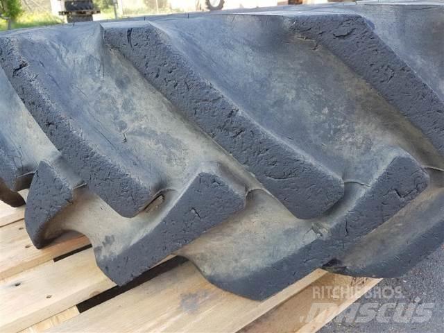  24 15.5/80R24 Neumáticos, ruedas y llantas