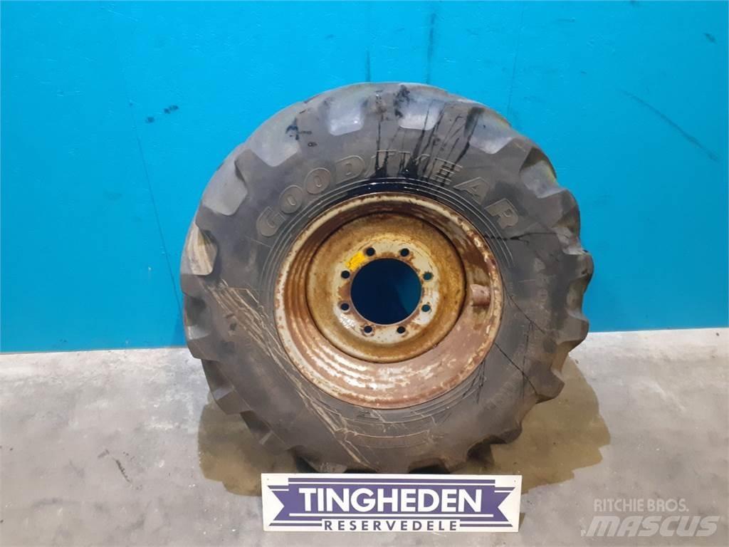  24 460/70R24 Neumáticos, ruedas y llantas