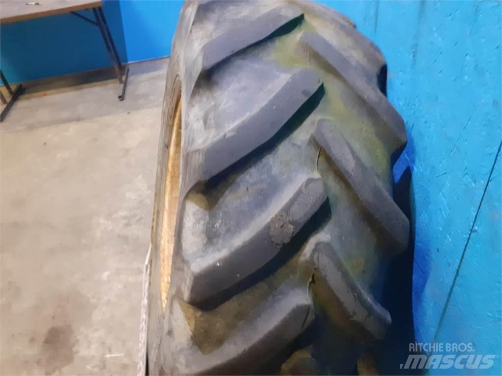  24 460/70R24 Neumáticos, ruedas y llantas