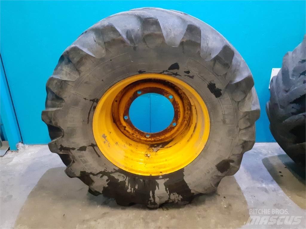  24 500/70R24 Neumáticos, ruedas y llantas