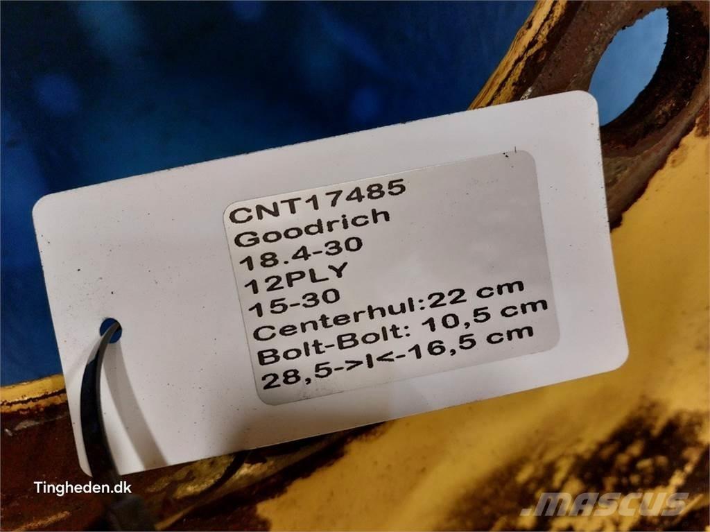  30 18.4-30 Neumáticos, ruedas y llantas