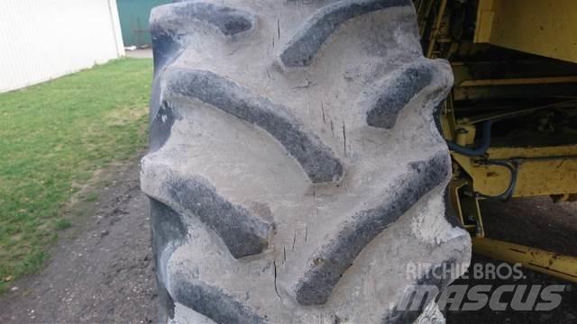  32 30.5L-32 Neumáticos, ruedas y llantas