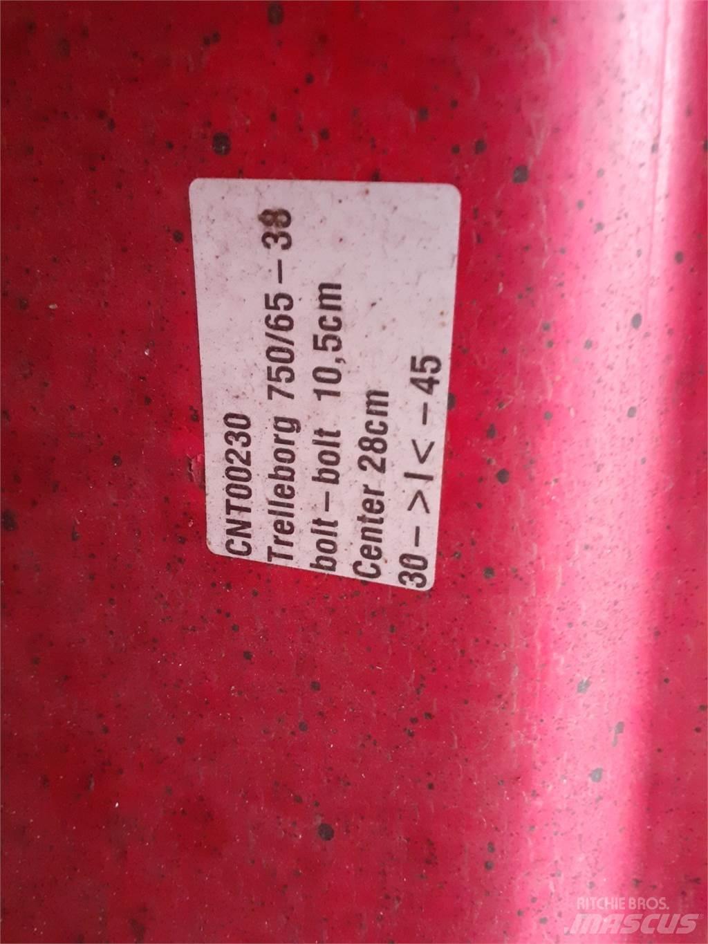  38 750/65R38 Neumáticos, ruedas y llantas