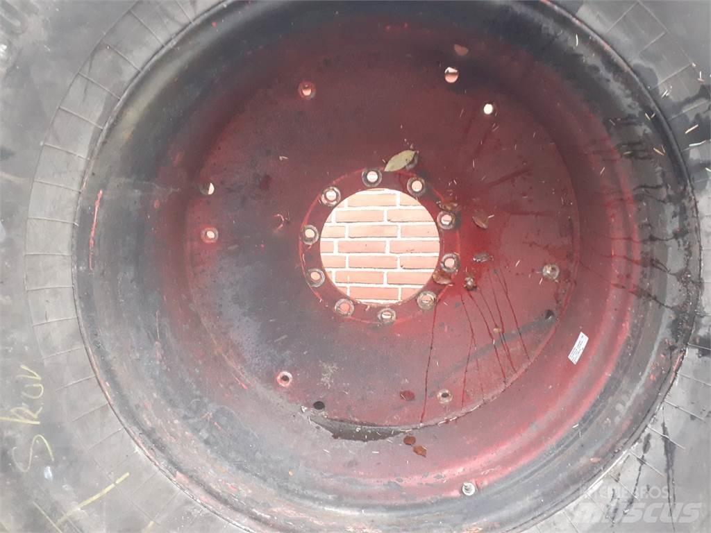  38 750/65R38 Neumáticos, ruedas y llantas