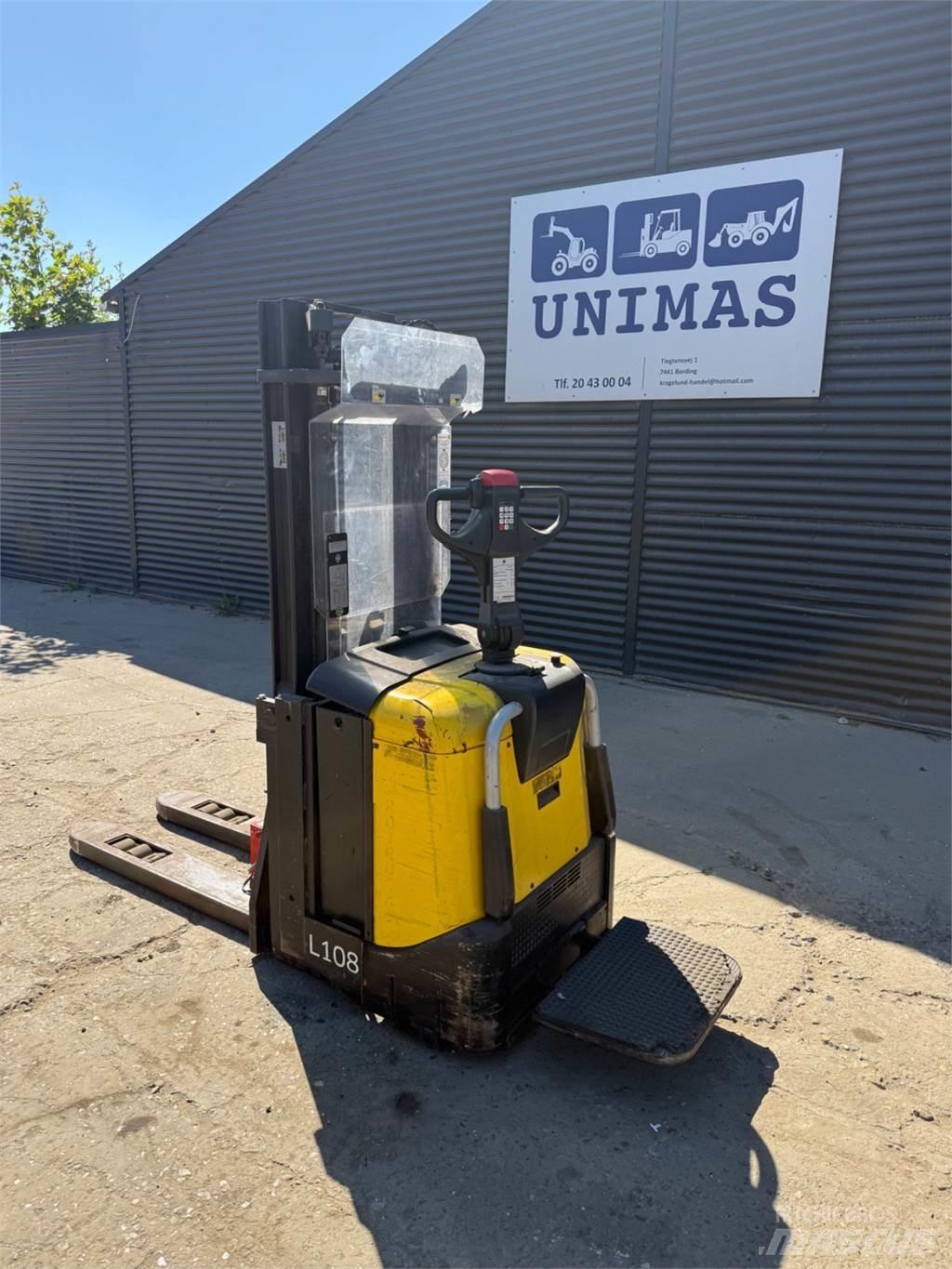 BT SPE125 Apiladores manuales