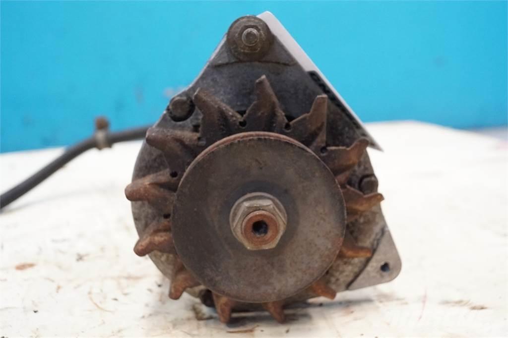 CASE 1680 Electrónicos