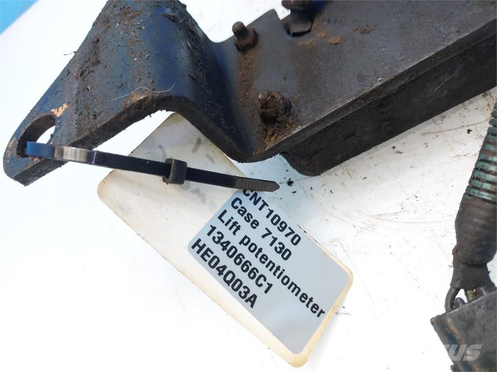 CASE 7130 Electrónicos