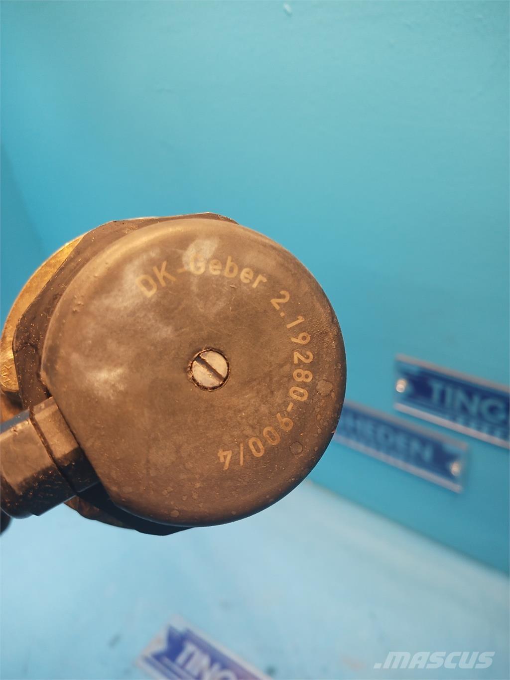 CASE CF80 Electrónicos