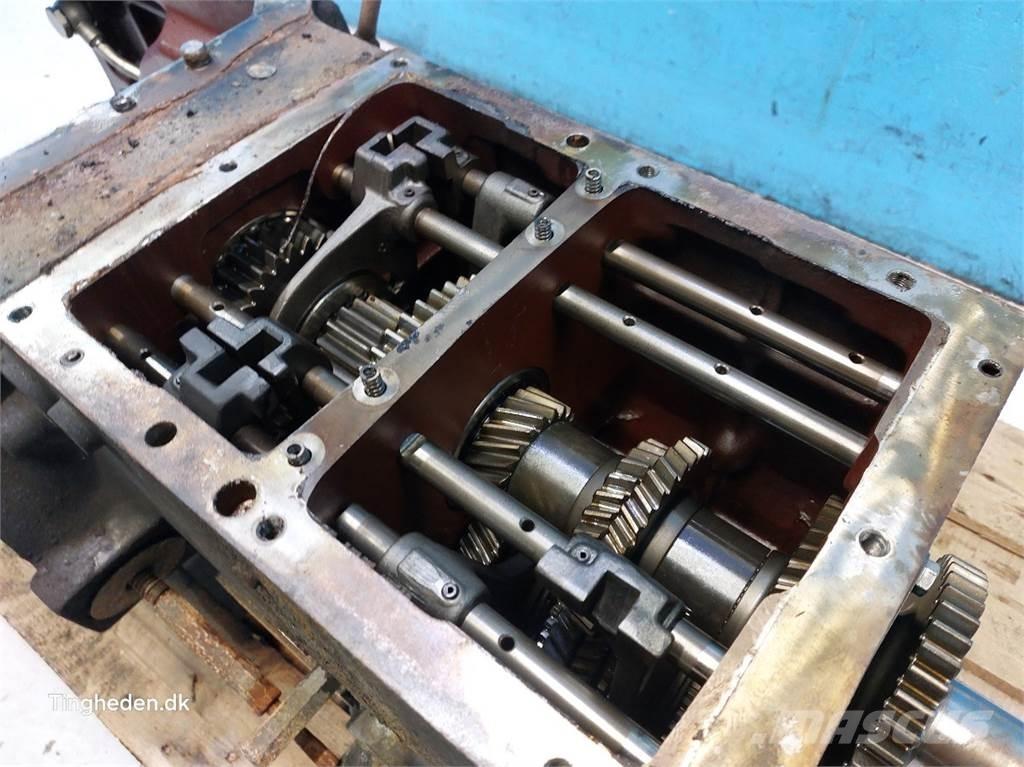 CASE Farmall 95A Transmisión
