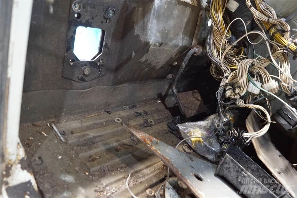 CLAAS Targo K70 Cabinas e interior
