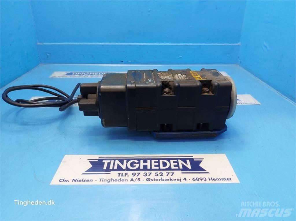 Ford TW15 Electrónicos