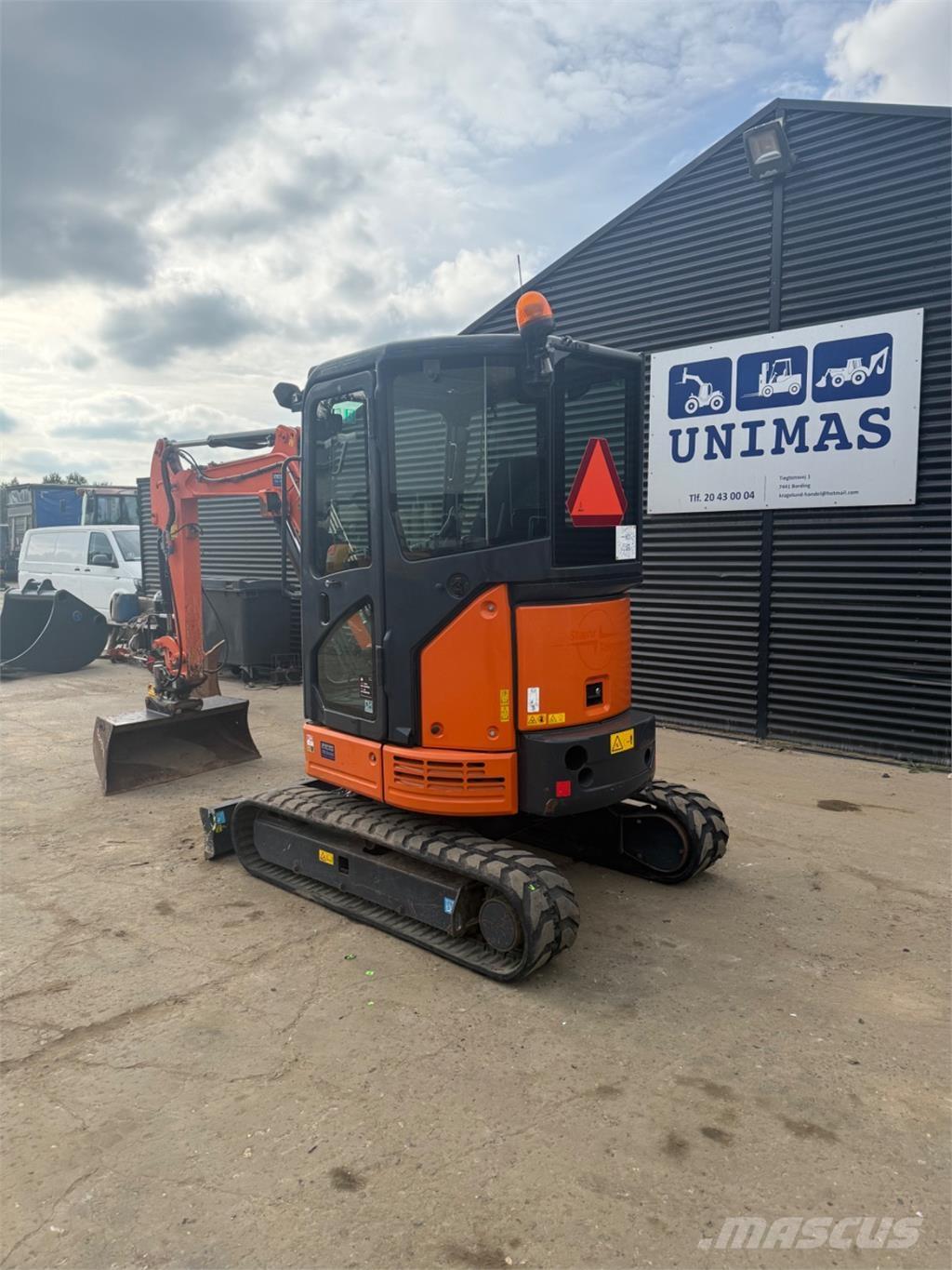 Hitachi ZX26U Mini excavadoras < 7t