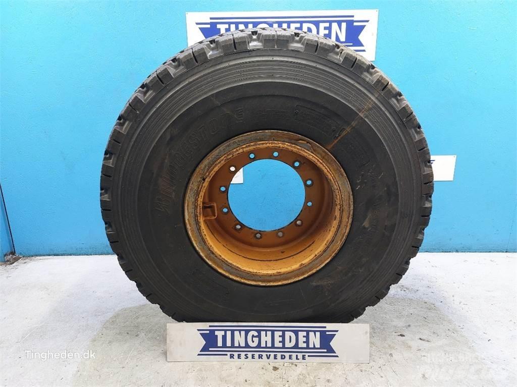 JCB 25 20.5R25 Neumáticos, ruedas y llantas
