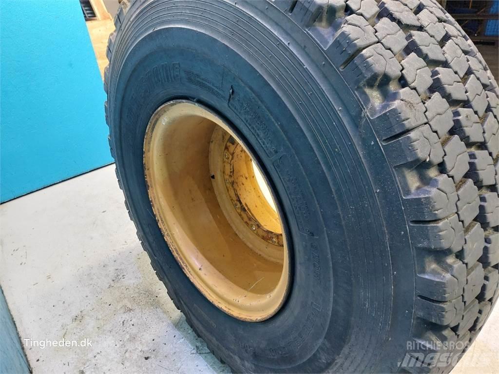 JCB 25 20.5R25 Neumáticos, ruedas y llantas