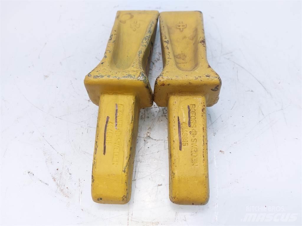 John Deere 1063 Cucharones