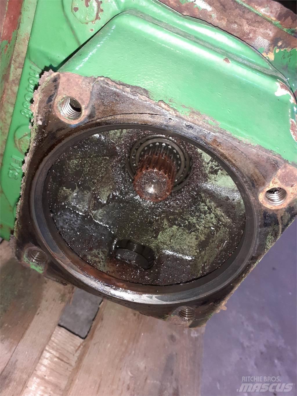 John Deere 1075 Transmisión