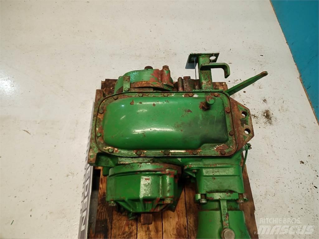 John Deere 1075 Transmisión