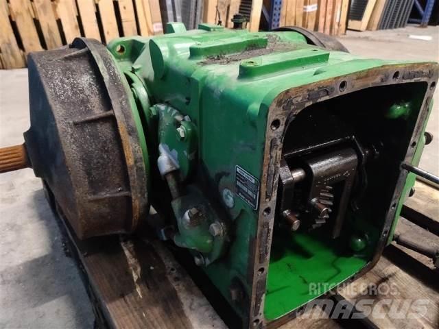 John Deere T670 Transmisión