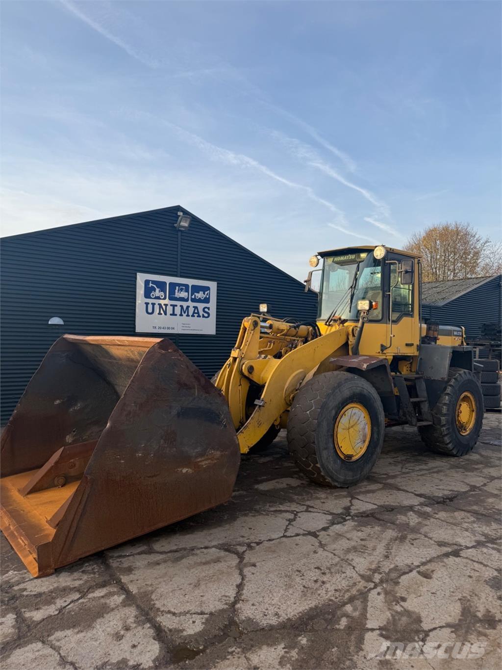 Komatsu WA270-3 Cargadoras sobre ruedas