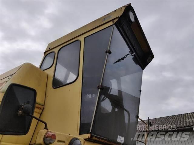 New Holland 1550 Cabina