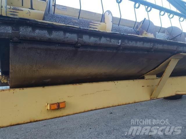 New Holland 24 Accesorios para cosechadoras combinadas