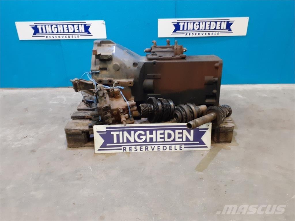 New Holland 8260 Transmisión