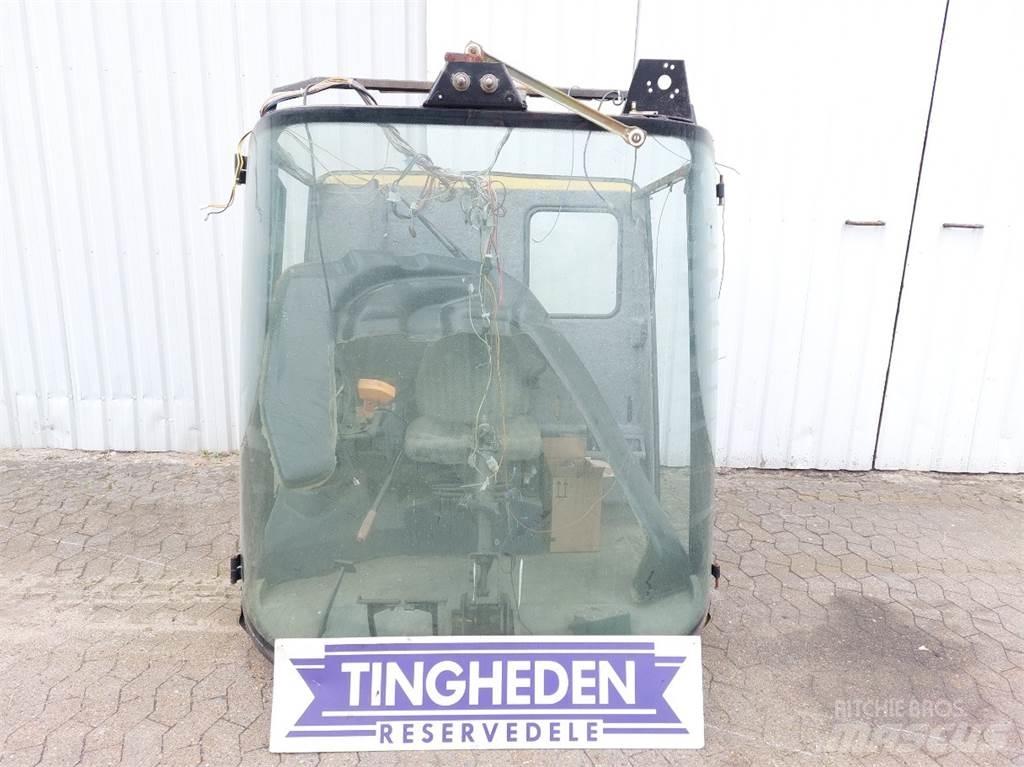 New Holland TF78 Cabina
