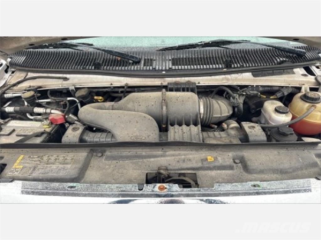 Ford E350 Camiones caja cerrada