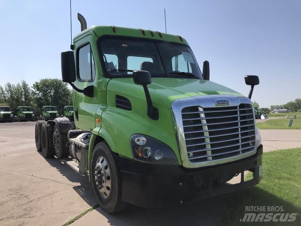 Freightliner CA113 Cabezas tractoras