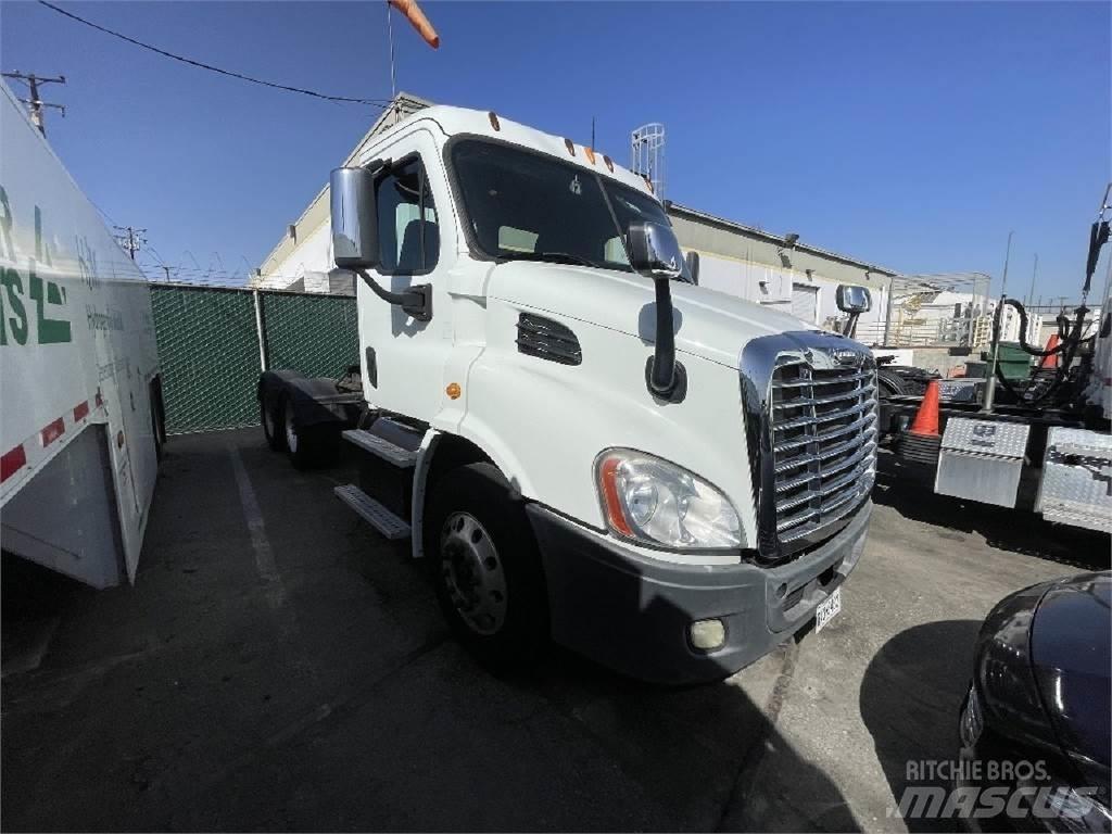 Freightliner CA113 Cabezas tractoras