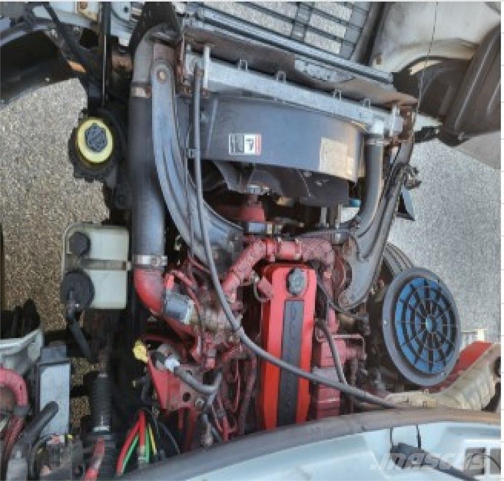 Freightliner M2 Camiones caja cerrada