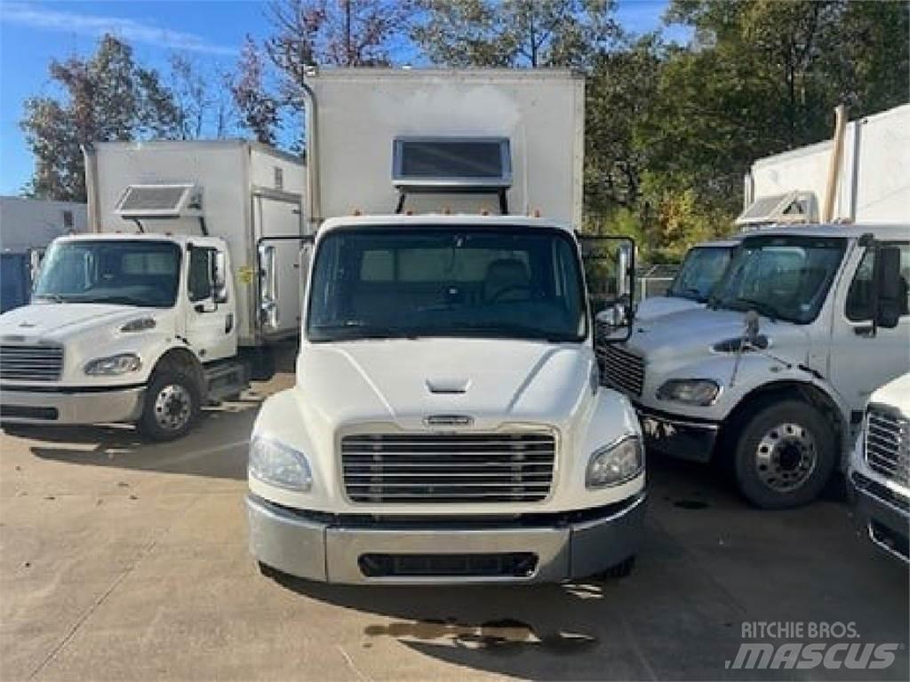 Freightliner M2-106 Camiones caja cerrada