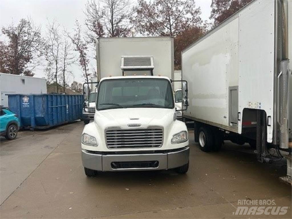Freightliner M2-106 Camiones caja cerrada