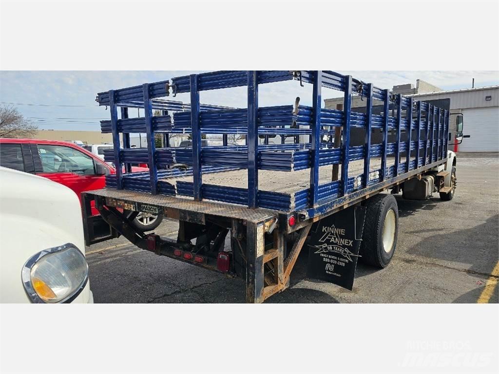 Freightliner M2 106 Camiones plataforma