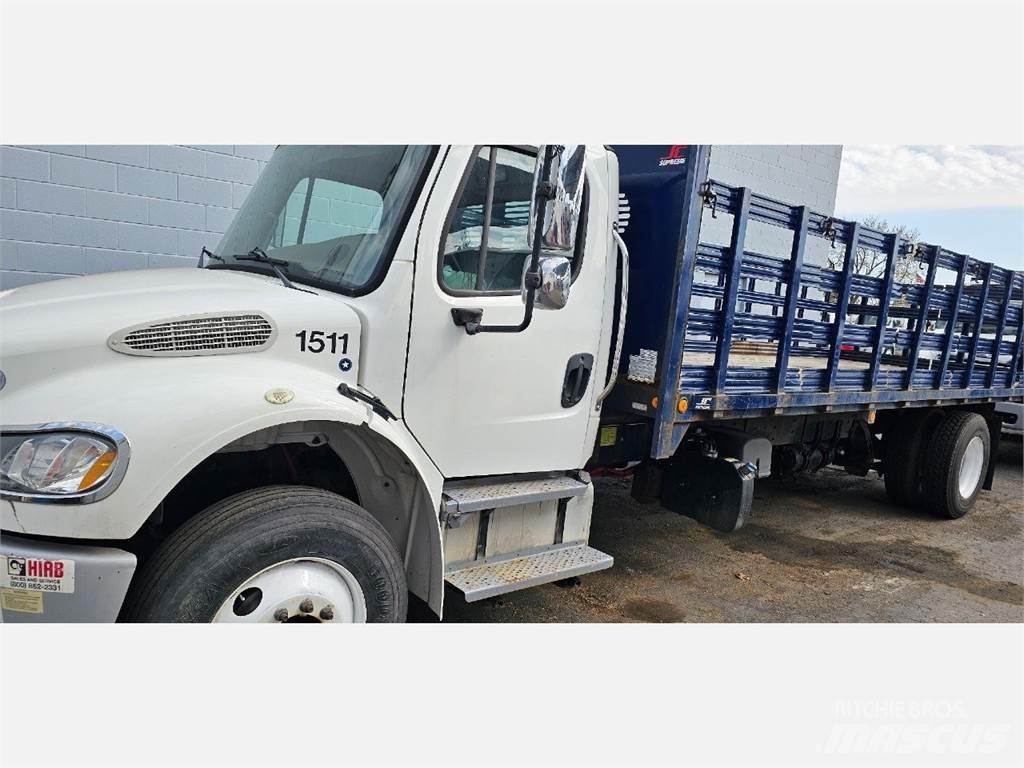 Freightliner M2 106 Camiones plataforma