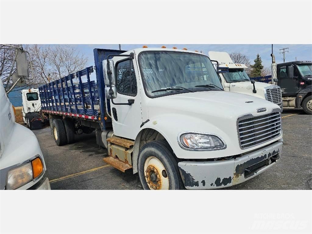Freightliner M2 106 Camiones plataforma
