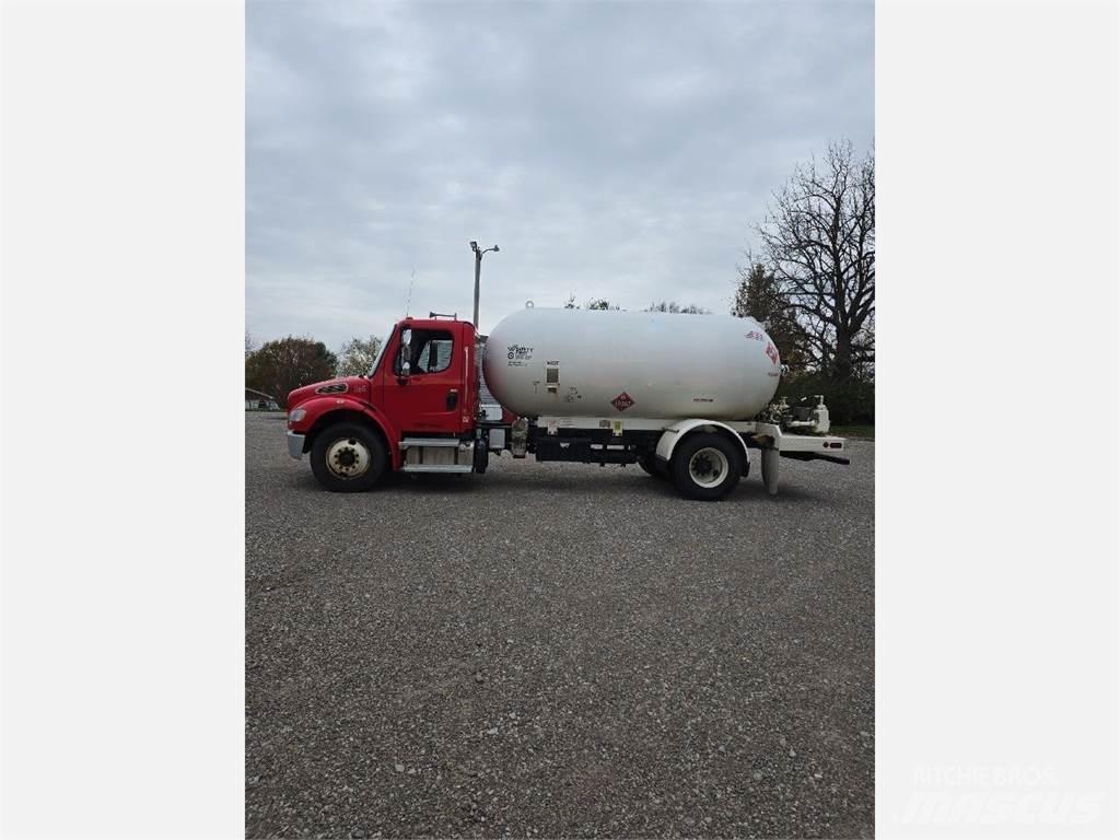 Freightliner M2 106 Otros camiones