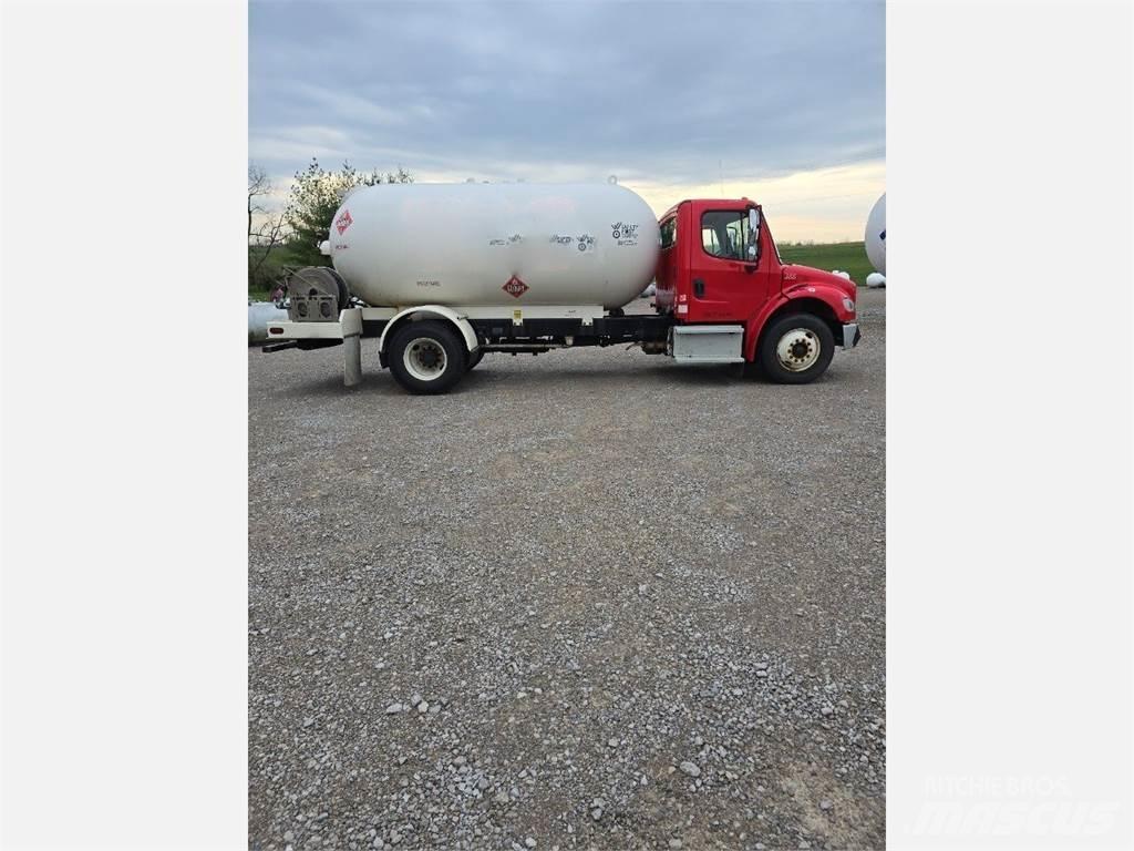 Freightliner M2 106 Otros camiones