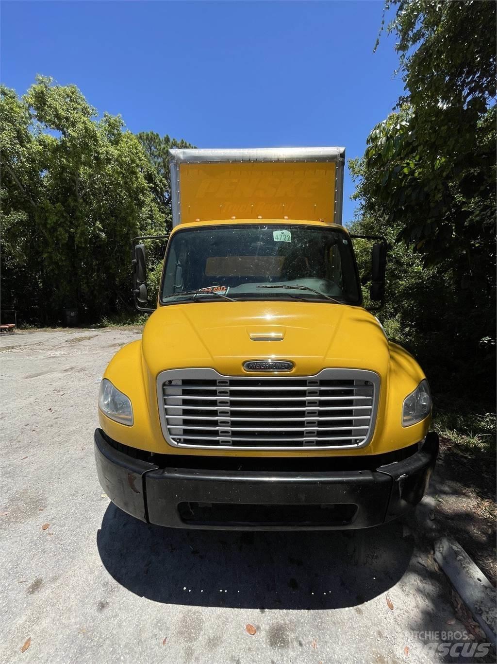Freightliner M2 106 Camiones caja cerrada