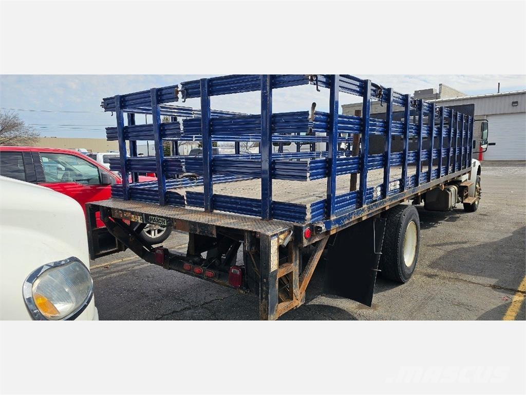 Freightliner M2 106 Camiones plataforma