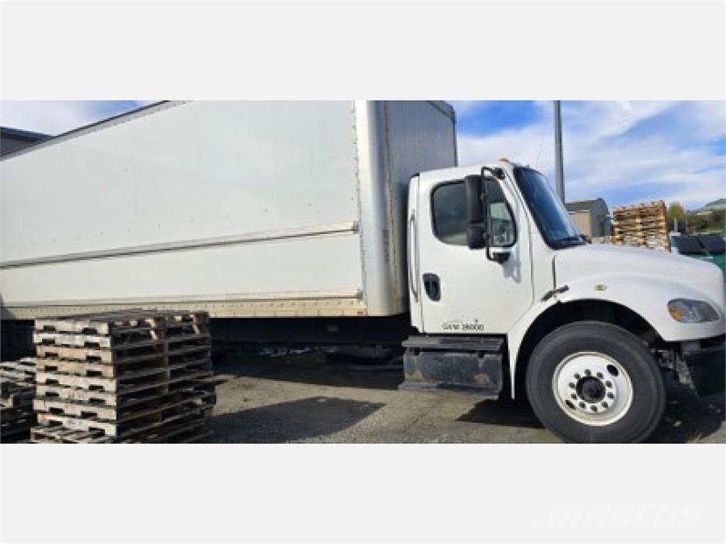 Freightliner M2 106 Camiones caja cerrada