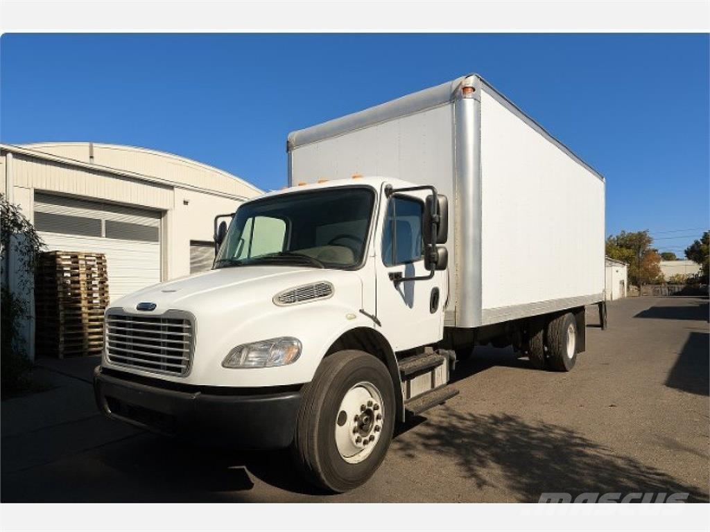 Freightliner M2 106 Camiones caja cerrada
