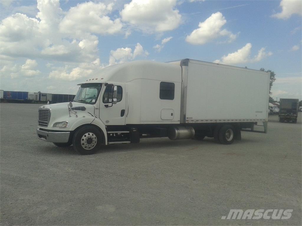 Freightliner M2-112 Camiones caja cerrada